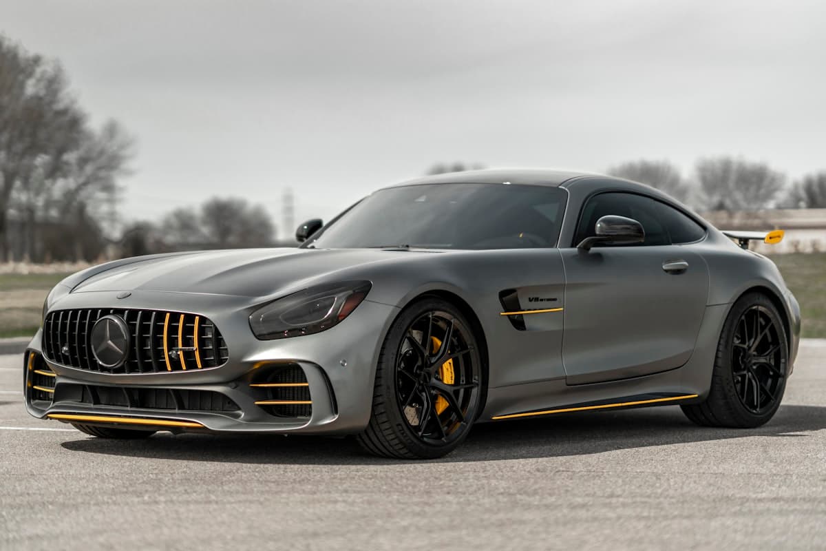 Mercedes-AMG sedan huren